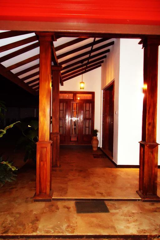אנוראדפורה Hotel T & T מראה חיצוני תמונה