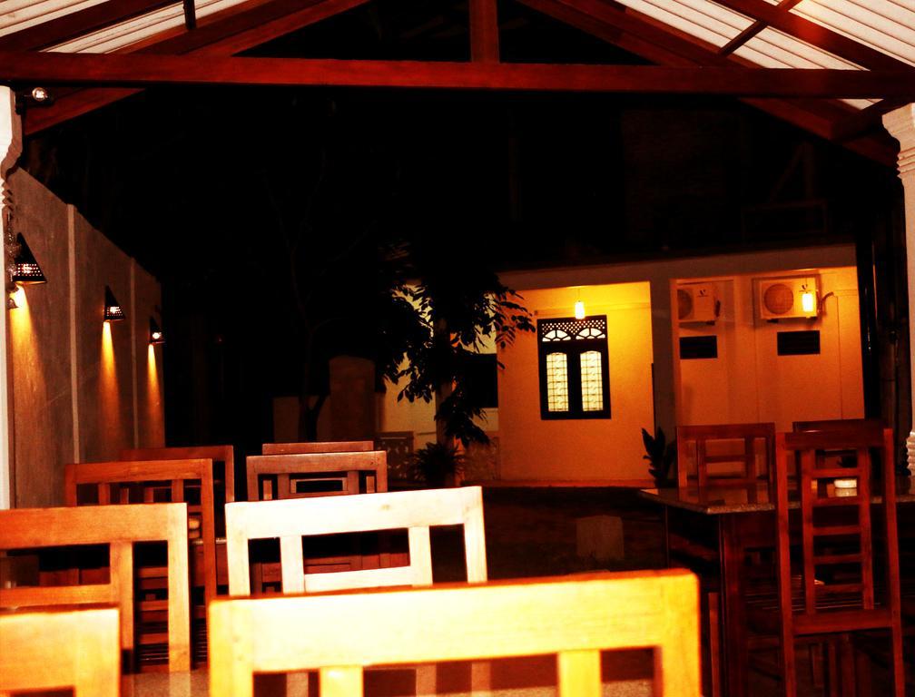 אנוראדפורה Hotel T & T מראה חיצוני תמונה