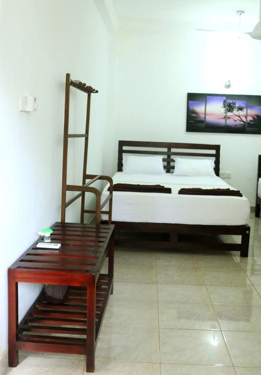 אנוראדפורה Hotel T & T מראה חיצוני תמונה