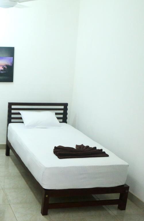 אנוראדפורה Hotel T & T מראה חיצוני תמונה