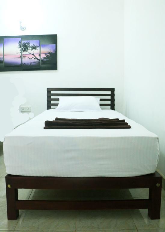 אנוראדפורה Hotel T & T מראה חיצוני תמונה