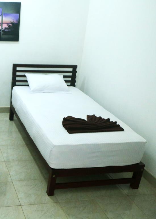 אנוראדפורה Hotel T & T מראה חיצוני תמונה