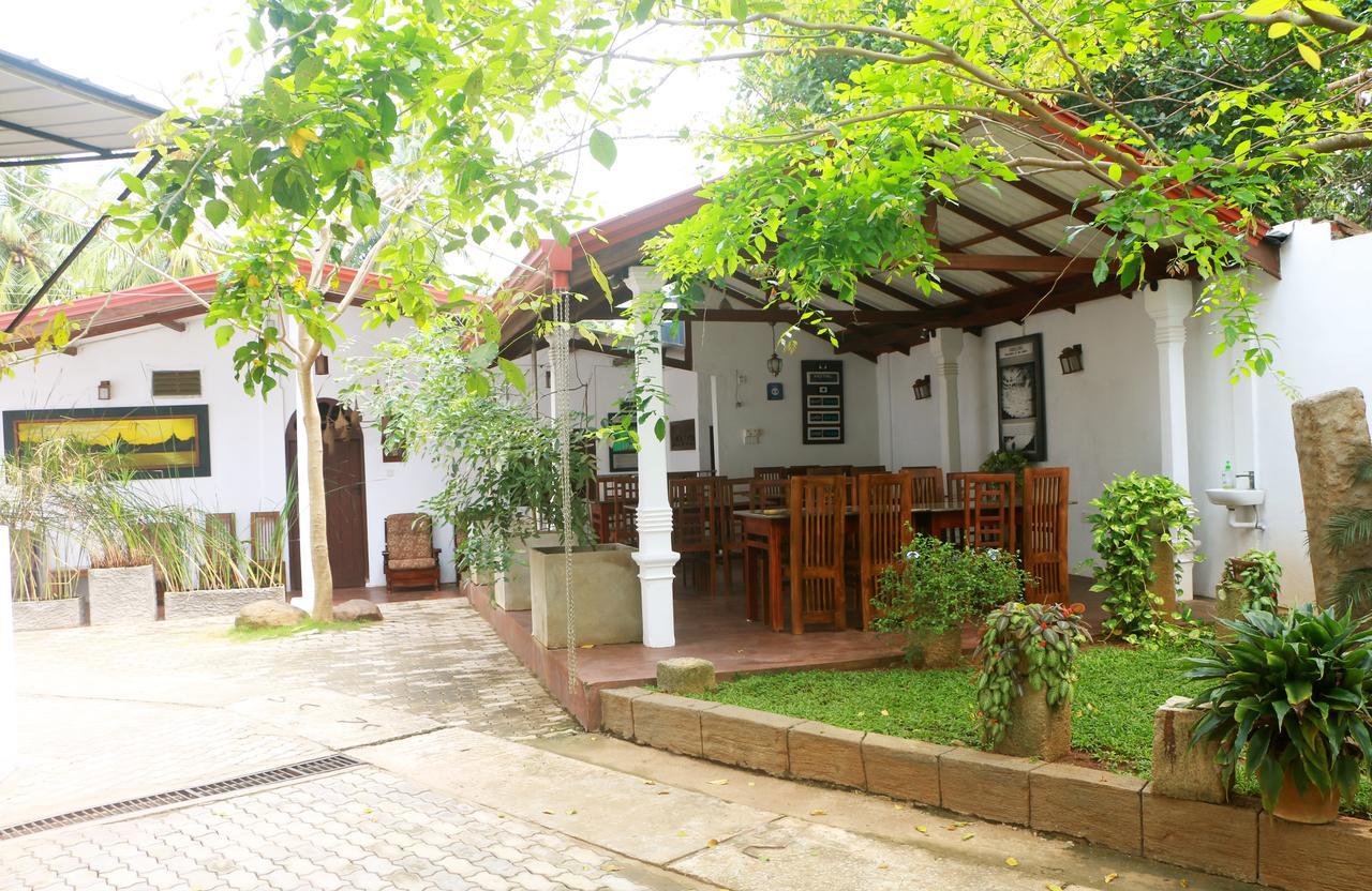 אנוראדפורה Hotel T & T מראה חיצוני תמונה