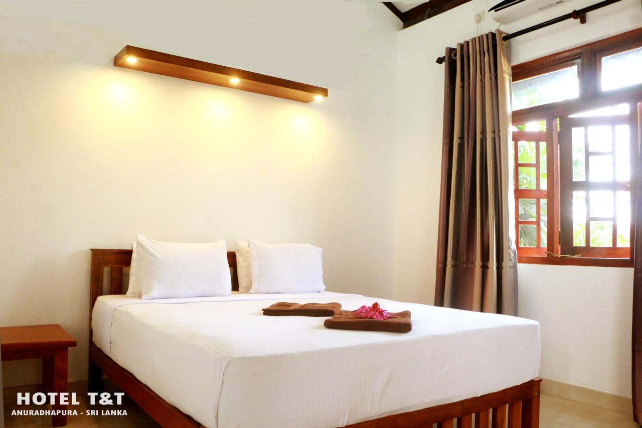 אנוראדפורה Hotel T & T חדר תמונה